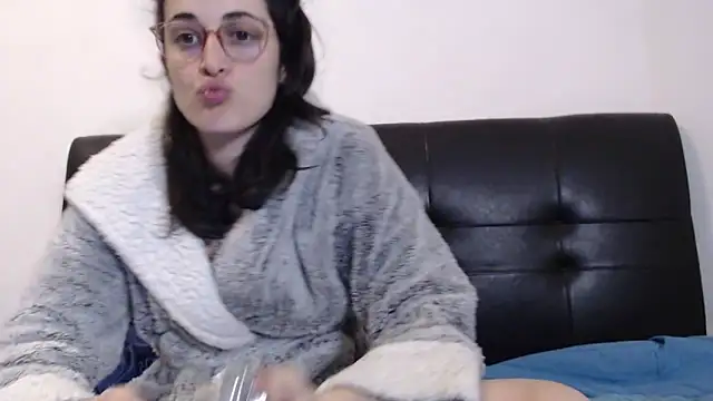 Snapshot of Lunaabbey chatting on January 15, 2025, 7:23 pm Lunaabbey online show from January 15, 2025, 7:23 pm