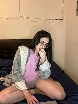 Snapshot of Lunaabbey chatting on February 21, 2026, 9:28 pm Lunaabbey online show from February 21, 2026, 9:28 pm