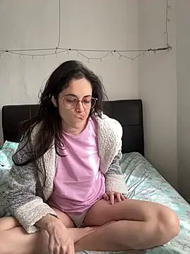 Lunaabbey online show from March 29, 2026, 8:05 am