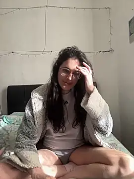 Lunaabbey online show from March 31, 2026, 7:21 am