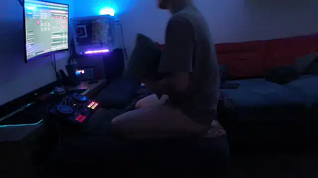 Snapshot of davidgntxxxxx chatting on April 12, 2026, 10:35 pm davidgntxxxxx online show from April 12, 2026, 10:35 pm