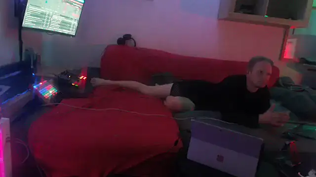 Snapshot of davidgntxxxxx chatting on April 10, 2026, 7:43 pm davidgntxxxxx online show from April 10, 2026, 7:43 pm