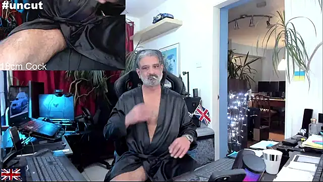 OnlineBossUK online show from November 4, 2025, 7:17 pm