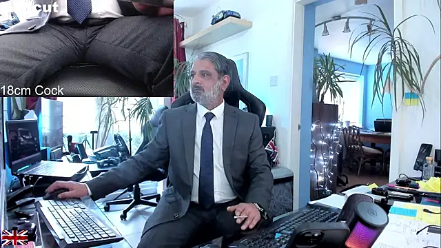 OnlineBossUK online show from September 30, 2025, 11:49 am