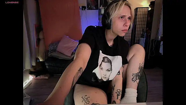 Snapshot of Mannarie_Madsinn chatting on September 9, 2025, 1:16 am Mannarie Madsinn online show from September 9, 2025, 1:16 am