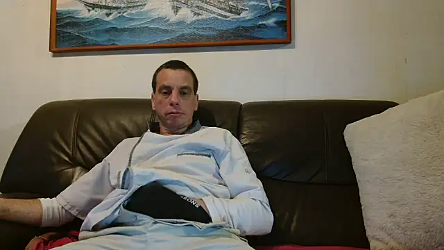 Snapshot of cloupefun chatting on January 13, 2026, 7:34 am cloupefun online show from January 13, 2026, 7:34 am