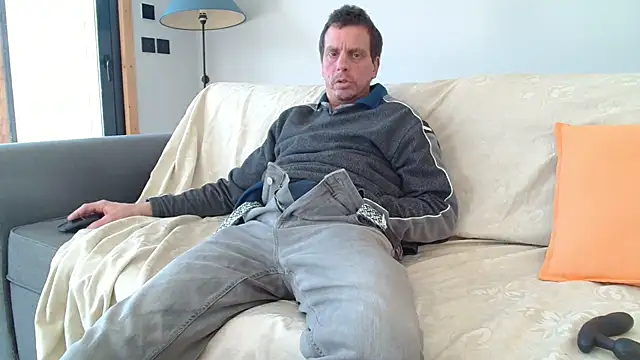 Snapshot of cloupefun chatting on March 9, 2026, 1:03 pm cloupefun online show from March 9, 2026, 1:03 pm