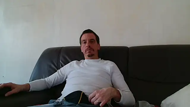 Snapshot of cloupefun chatting on November 7, 2025, 12:53 pm cloupefun online show from November 7, 2025, 12:53 pm