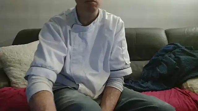 Snapshot of cloupefun chatting on December 2, 2025, 7:32 am cloupefun online show from December 2, 2025, 7:32 am