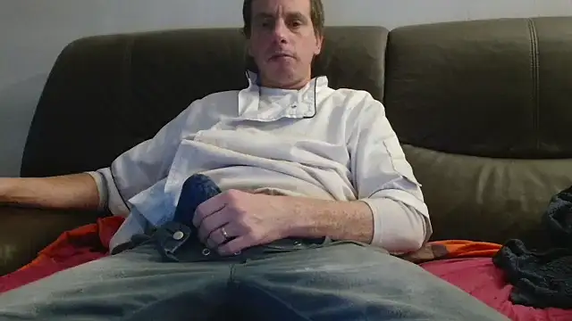 Snapshot of cloupefun chatting on December 3, 2025, 7:41 am cloupefun online show from December 3, 2025, 7:41 am