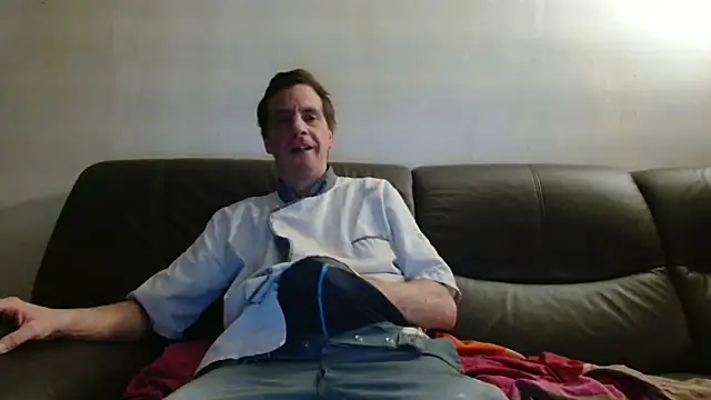 Snapshot of cloupefun chatting on December 17, 2025, 7:02 am cloupefun online show from December 17, 2025, 7:02 am