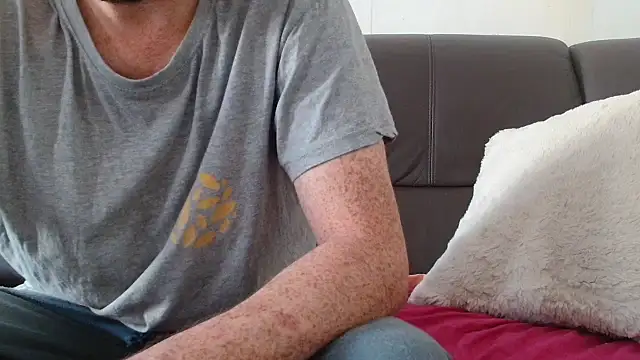 Snapshot of cloupefun chatting on November 5, 2025, 12:41 pm cloupefun online show from November 5, 2025, 12:41 pm