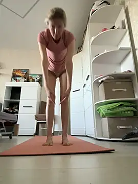 angelmommu online show from October 29, 2025, 5:17 am