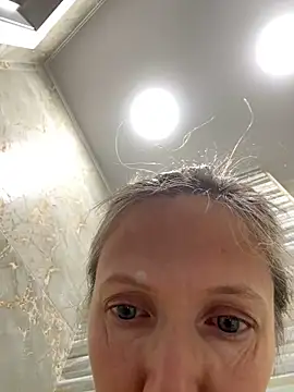 angelmommu online show from November 29, 2025, 6:13 am