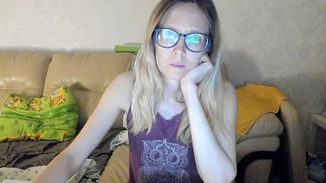 angelmommu online show from March 18, 2025, 6:50 pm