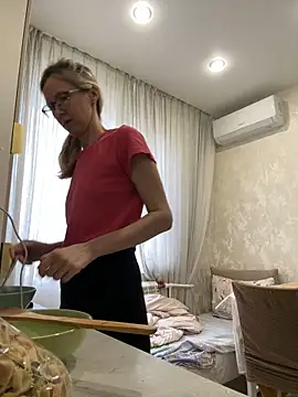 angelmommu online show from February 20, 2026, 7:32 am