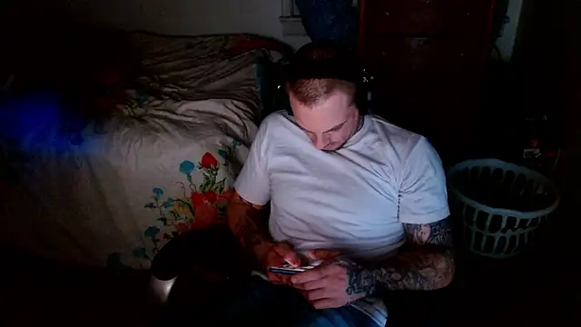 Snapshot of DADDY_KANE8--- chatting on April 8, 2026, 2:35 am DADDY KANE8--- online show from April 8, 2026, 2:35 am