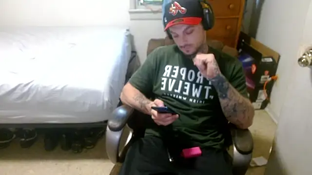 Snapshot of DADDY_KANE8--- chatting on April 15, 2026, 10:32 pm DADDY KANE8--- online show from April 15, 2026, 10:32 pm