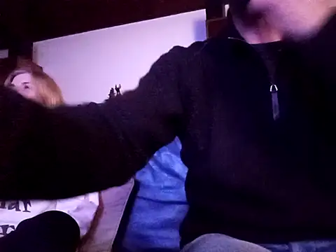 Snapshot of coolkasal chatting on April 15, 2026, 9:04 pm coolkasal online show from April 15, 2026, 9:04 pm