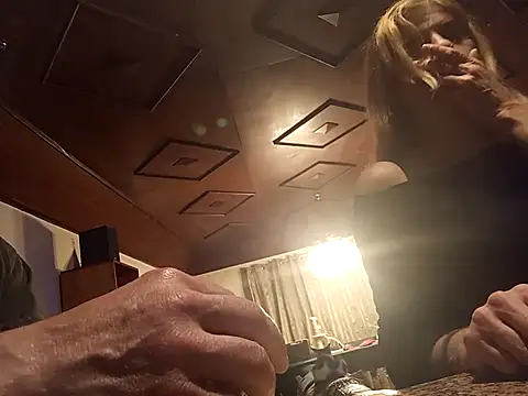 Snapshot of coolkasal chatting on April 10, 2026, 8:27 pm coolkasal online show from April 10, 2026, 8:27 pm