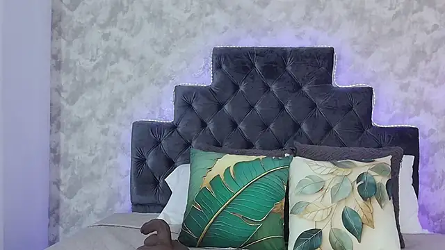 elizabeth coleman online show from April 8, 2026, 9:49 pm