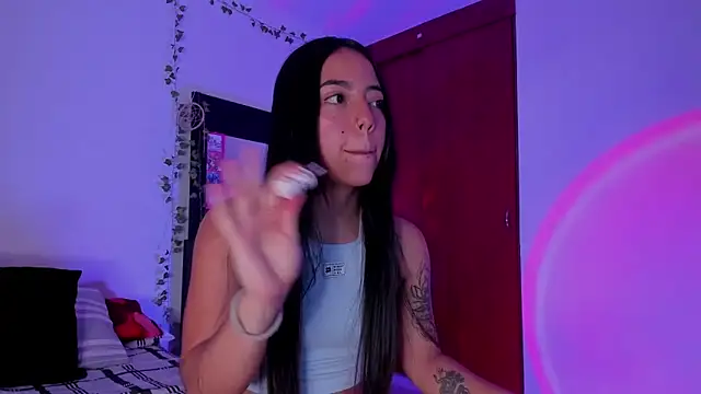 little kayla  online show from January 8, 2026, 11:33 pm