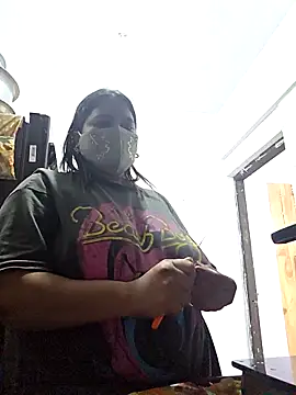 MOM-SUN-COUPLE online show from October 10, 2025, 2:29 pm