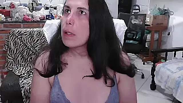 LauraVicttoria361215 online show from October 22, 2025, 11:25 pm