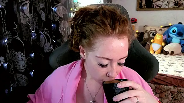 TinaBrook online show from March 30, 2026, 4:47 am