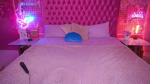 KimberlyWorld online show from March 1, 2026, 2:06 pm