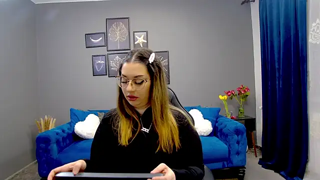 Snapshot of Katewalker_ chatting on March 13, 2025, 6:12 pm Katewalker online show from March 13, 2025, 6:12 pm