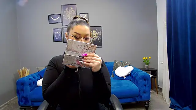 Snapshot of Katewalker_ chatting on February 6, 2025, 6:13 pm Katewalker online show from February 6, 2025, 6:13 pm