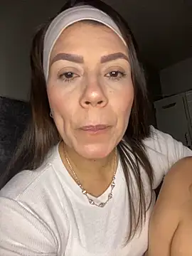 martina contreras online show from February 10, 2026, 4:11 am