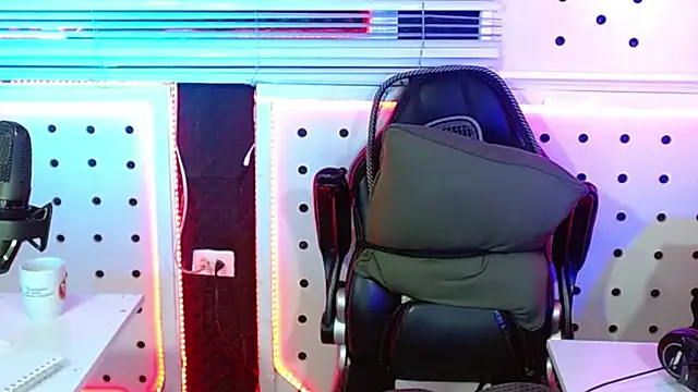 Snapshot of Darko0717 chatting on November 26, 2025, 2:00 am Darko0717 online show from November 26, 2025, 2:00 am