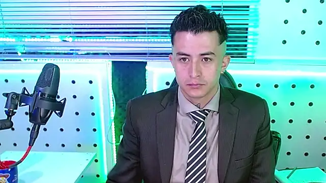 Snapshot of Darko0717 chatting on December 15, 2025, 11:16 am Darko0717 online show from December 15, 2025, 11:16 am