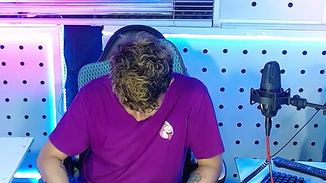 Snapshot of Darko0717 chatting on September 30, 2025, 1:33 am Darko0717 online show from September 30, 2025, 1:33 am