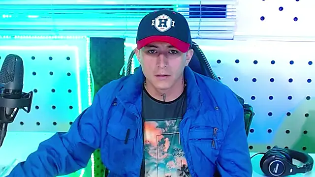 Snapshot of Darko0717 chatting on November 25, 2025, 1:55 pm Darko0717 online show from November 25, 2025, 1:55 pm