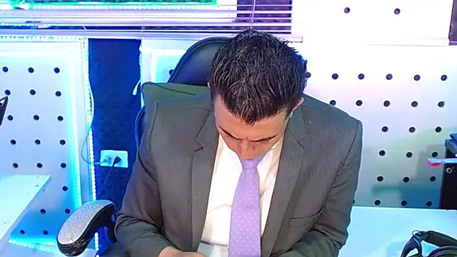 Snapshot of Darko0717 chatting on December 16, 2025, 12:53 pm Darko0717 online show from December 16, 2025, 12:53 pm