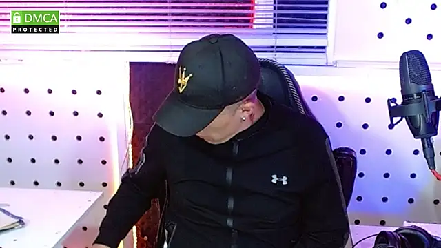 Snapshot of Darko0717 chatting on October 20, 2025, 8:53 pm Darko0717 online show from October 20, 2025, 8:53 pm