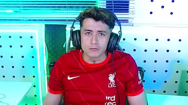 Snapshot of Darko0717 chatting on November 17, 2025, 1:09 am Darko0717 online show from November 17, 2025, 1:09 am