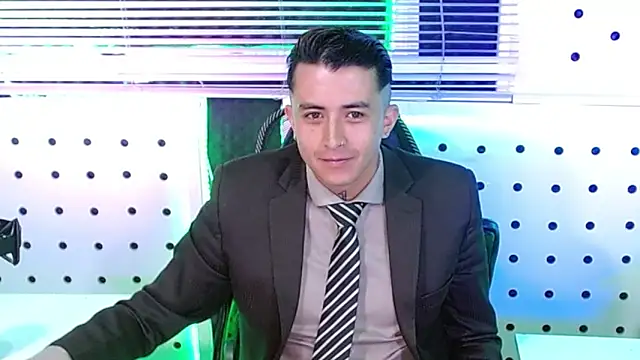 Snapshot of Darko0717 chatting on November 12, 2025, 12:20 pm Darko0717 online show from November 12, 2025, 12:20 pm