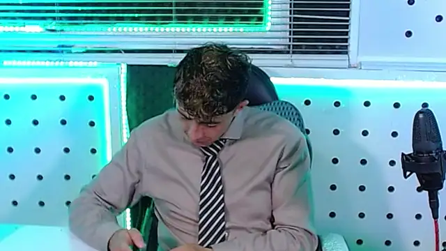 Snapshot of Darko0717 chatting on September 26, 2025, 11:39 am Darko0717 online show from September 26, 2025, 11:39 am