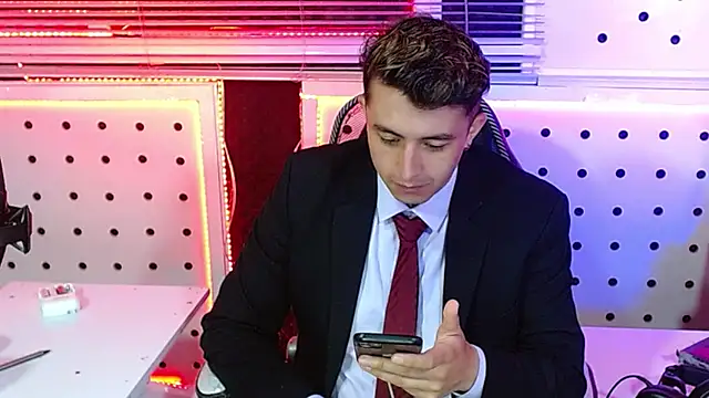 Snapshot of Darko0717 chatting on November 19, 2025, 1:11 pm Darko0717 online show from November 19, 2025, 1:11 pm