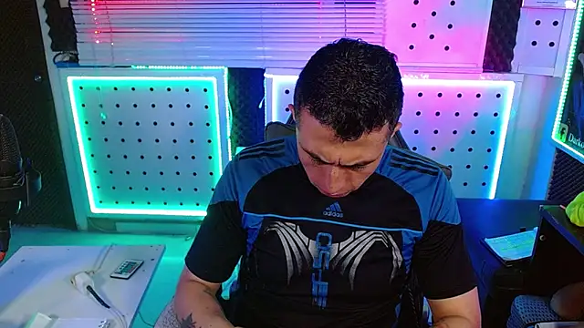 Snapshot of Darko0717 chatting on February 12, 2026, 12:10 am Darko0717 online show from February 12, 2026, 12:10 am