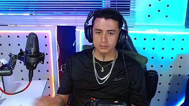 Snapshot of Darko0717 chatting on January 13, 2026, 1:53 am Darko0717 online show from January 13, 2026, 1:53 am