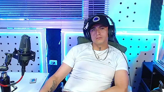 Snapshot of Darko0717 chatting on January 9, 2026, 2:40 am Darko0717 online show from January 9, 2026, 2:40 am