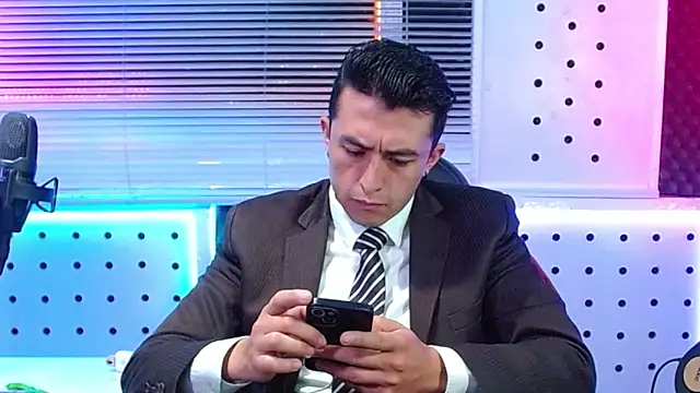 Snapshot of Darko0717 chatting on April 30, 2026, 11:06 am Darko0717 online show from April 30, 2026, 11:06 am