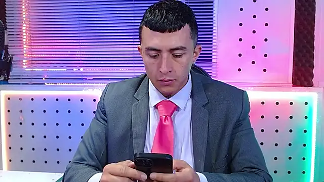 Snapshot of Darko0717 chatting on February 28, 2026, 11:43 am Darko0717 online show from February 28, 2026, 11:43 am