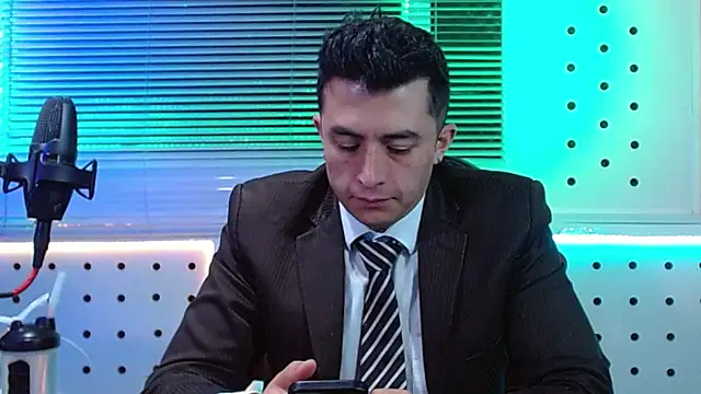 Snapshot of Darko0717 chatting on May 12, 2026, 10:32 am Darko0717 online show from May 12, 2026, 10:32 am