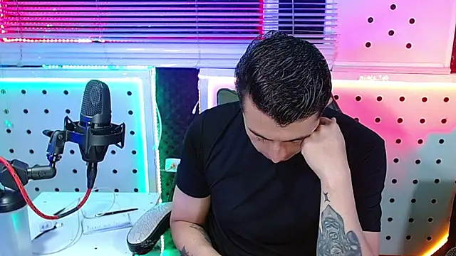 Snapshot of Darko0717 chatting on January 11, 2026, 12:17 am Darko0717 online show from January 11, 2026, 12:17 am